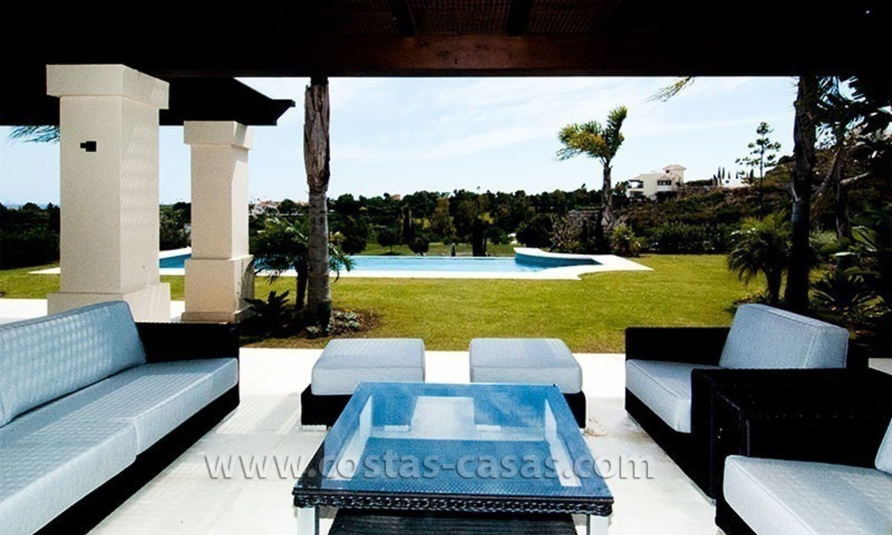 Moderne villa in Andalusische stijl te koop, golfresort, New Golden Mile, tussen Marbella, Benahavís - Estepona 5