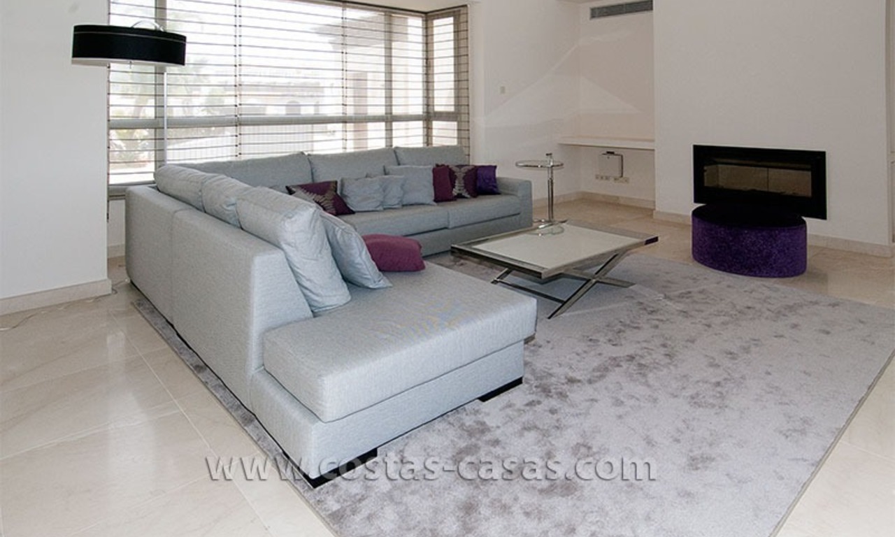 Moderne villa in Andalusische stijl te koop, golfresort, New Golden Mile, tussen Marbella, Benahavís - Estepona 8