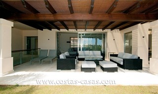 Moderne villa in Andalusische stijl te koop, golfresort, New Golden Mile, tussen Marbella, Benahavís - Estepona 11