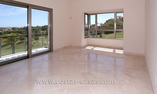 Moderne villa in Andalusische stijl te koop, golfresort, New Golden Mile, tussen Marbella, Benahavís - Estepona 25