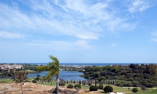 Moderne villa in Andalusische stijl te koop, golfresort, New Golden Mile, tussen Marbella, Benahavís - Estepona 30