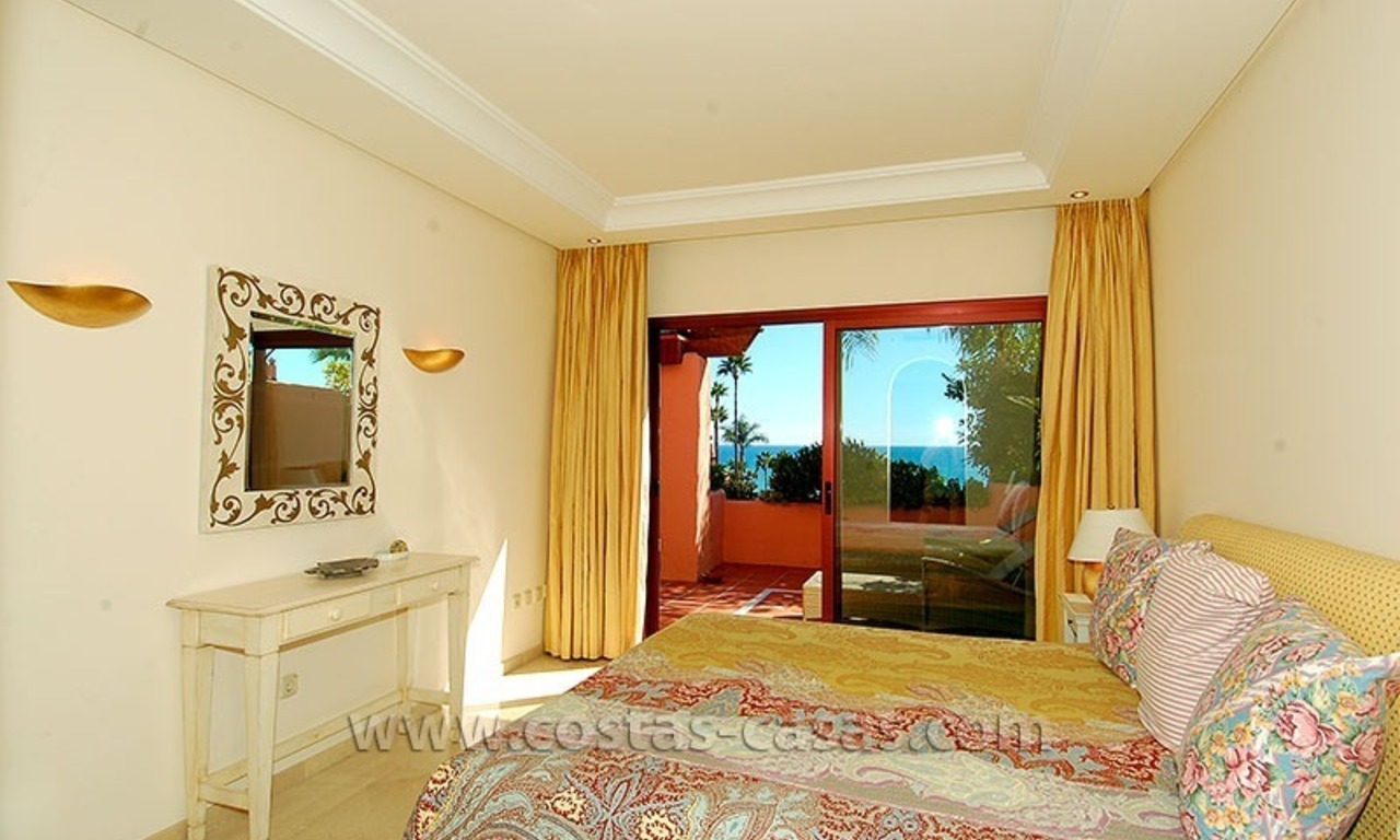 Te huur voor vakantie: Luxe eerstelijnstrand appartement, strand complex, New Golden Mile, Marbella - Estepona, Costa del Sol 11