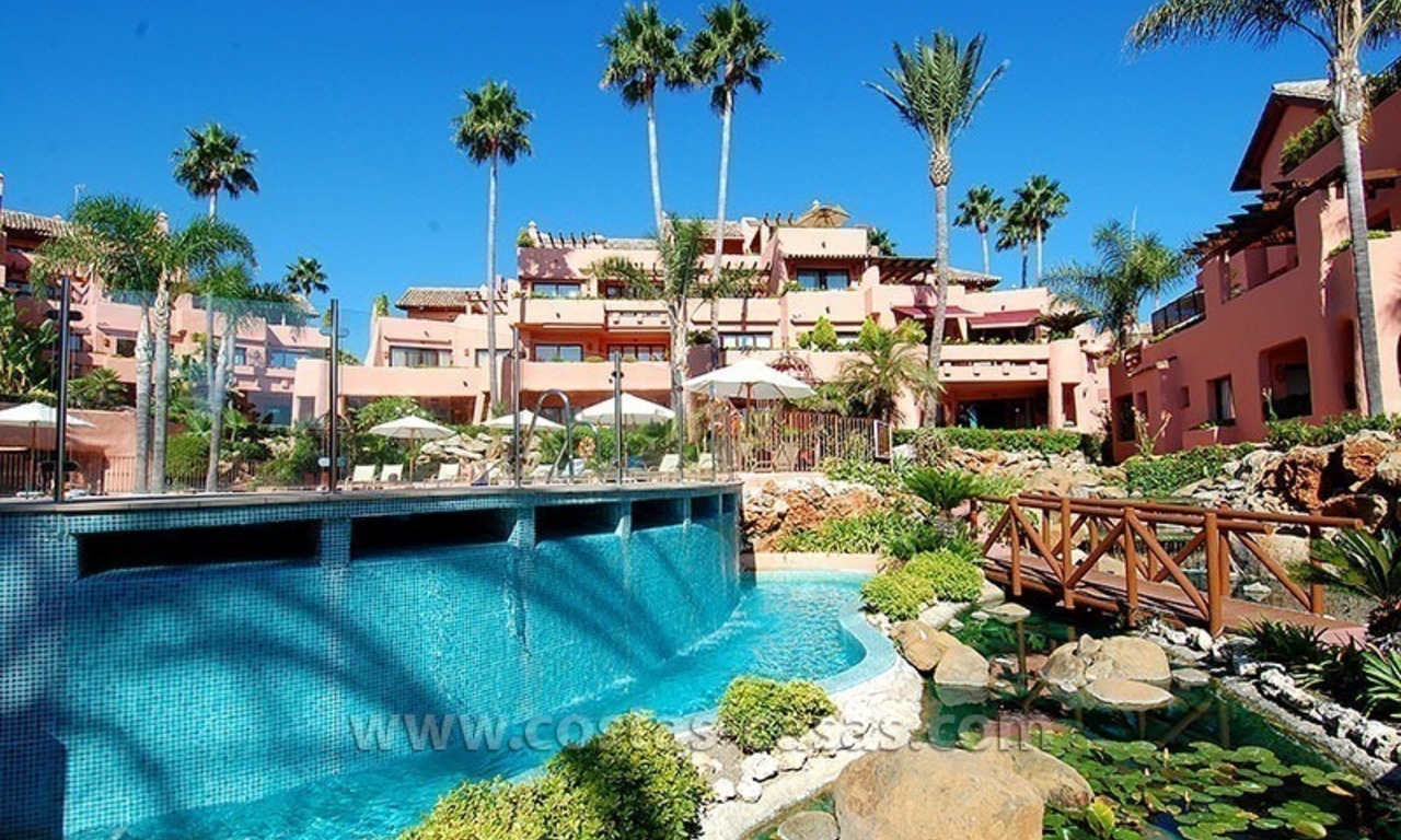 Te huur voor vakantie: Luxe eerstelijnstrand appartement, strand complex, New Golden Mile, Marbella - Estepona, Costa del Sol 17