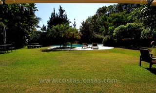 Te koop: Villa in Andalusische stijl naast golfclub te Estepona - Marbella 35