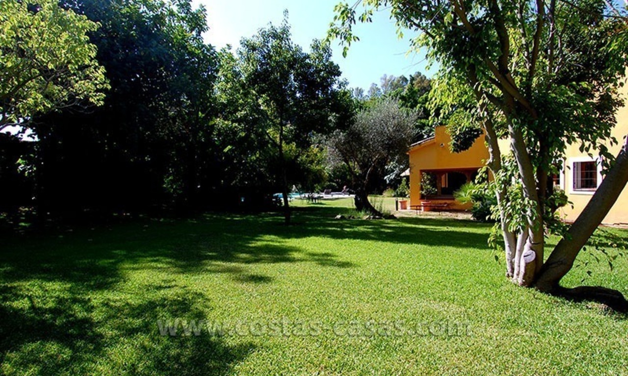 Te koop: Villa in Andalusische stijl naast golfclub te Estepona - Marbella 36