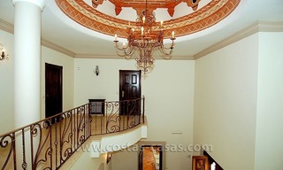 Te koop. Exclusieve villa in Andalusische stijl te Marbella - Benahavís 16