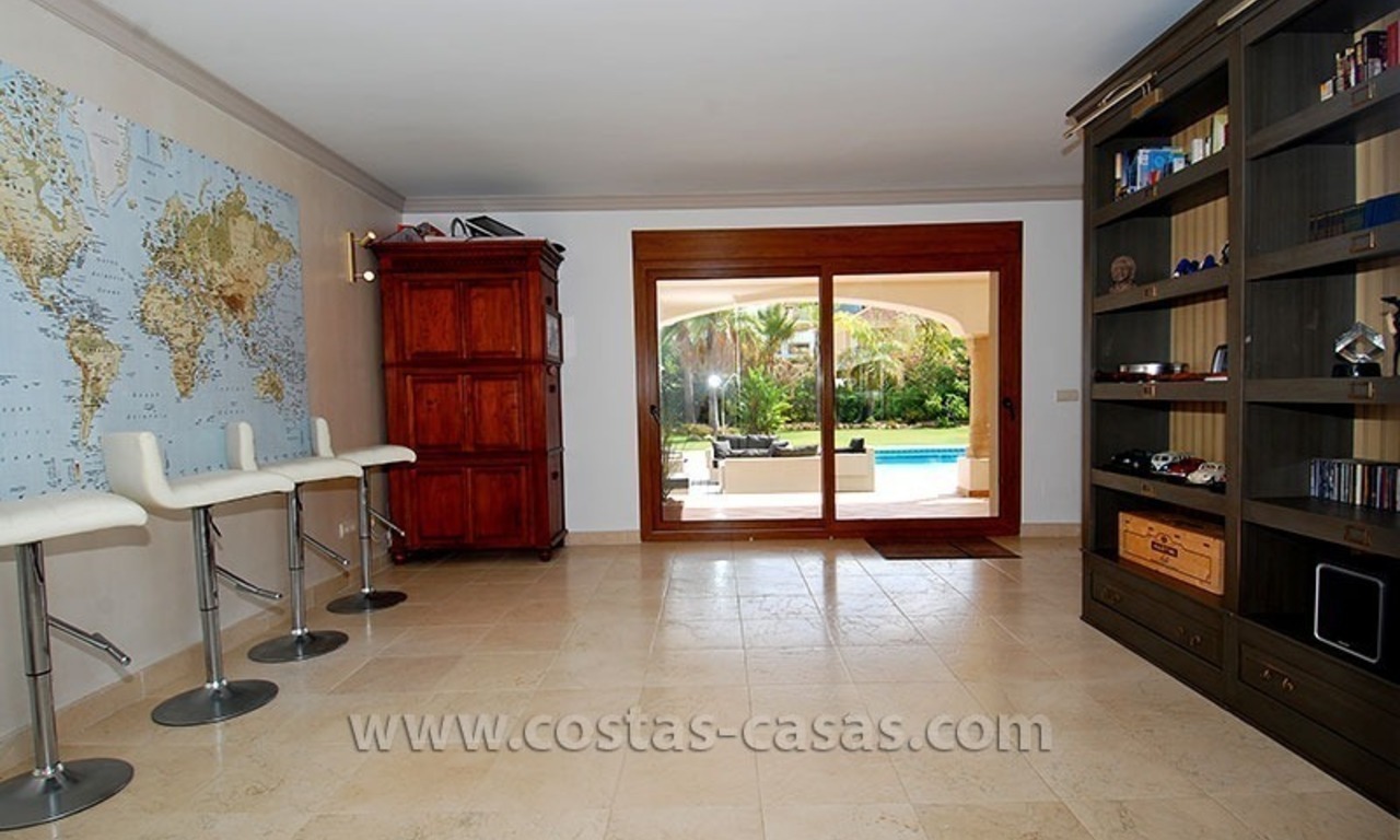 Te koop. Exclusieve villa in Andalusische stijl te Marbella - Benahavís 35