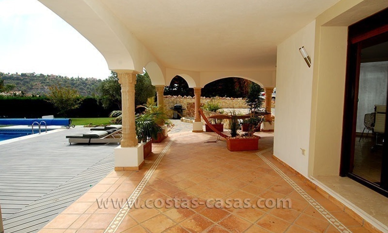 Te koop. Exclusieve villa in Andalusische stijl te Marbella - Benahavís 12