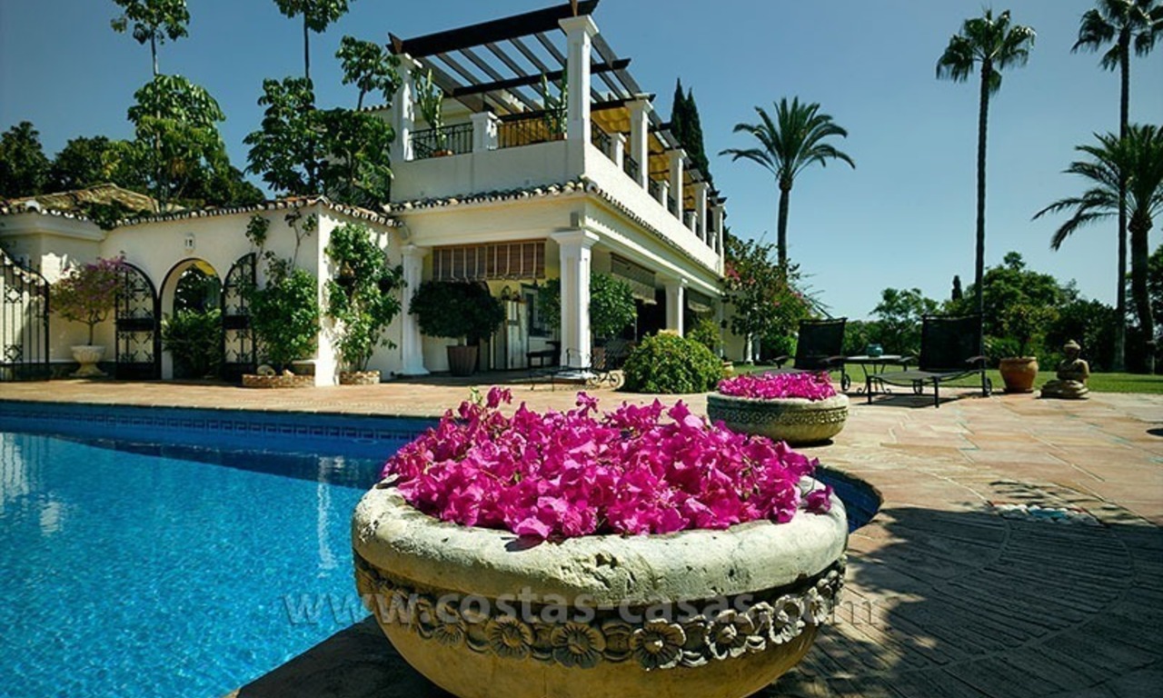 Te koop: Exclusieve villa in Andalusische stijl te Marbella – Benahavís 4