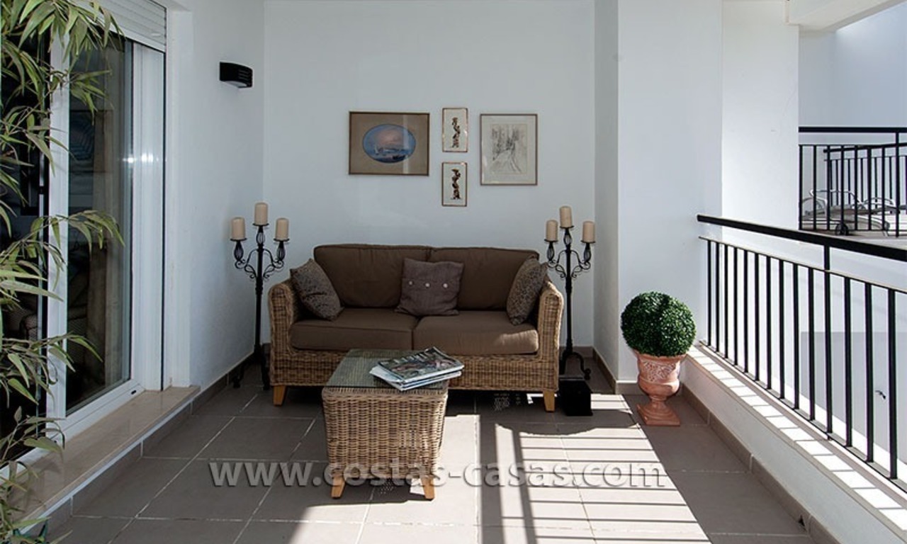 Te koop tussen Marbella en Benahavís: eerstelijns golf appartement 5