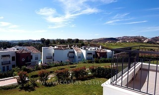 Te koop tussen Marbella en Benahavís: eerstelijns golf appartement 1