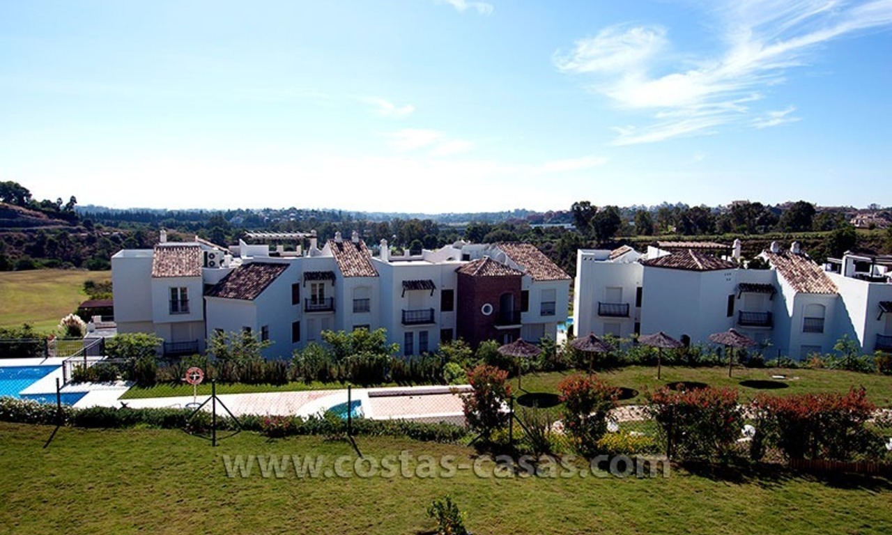 Te koop tussen Marbella en Benahavís: eerstelijns golf appartement 2