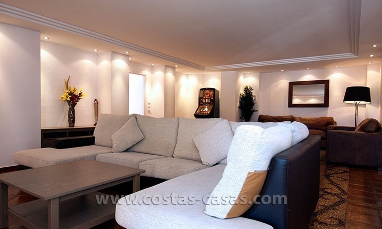 Te koop: Ruime, volledig toegeruste en gerenoveerde villa in Marbella stad 29