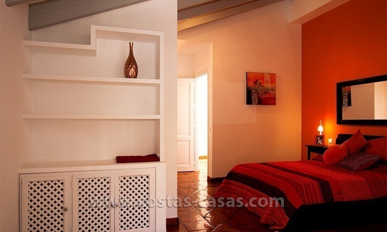 Te koop: Ruime, volledig toegeruste en gerenoveerde villa in Marbella stad 26