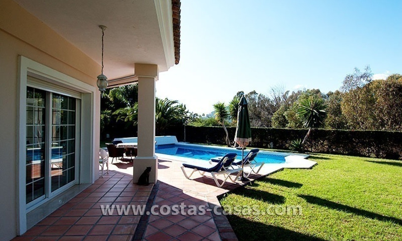 Te Koop: Grote, goed onderhouden villa tussen Marbella en Estepona 4