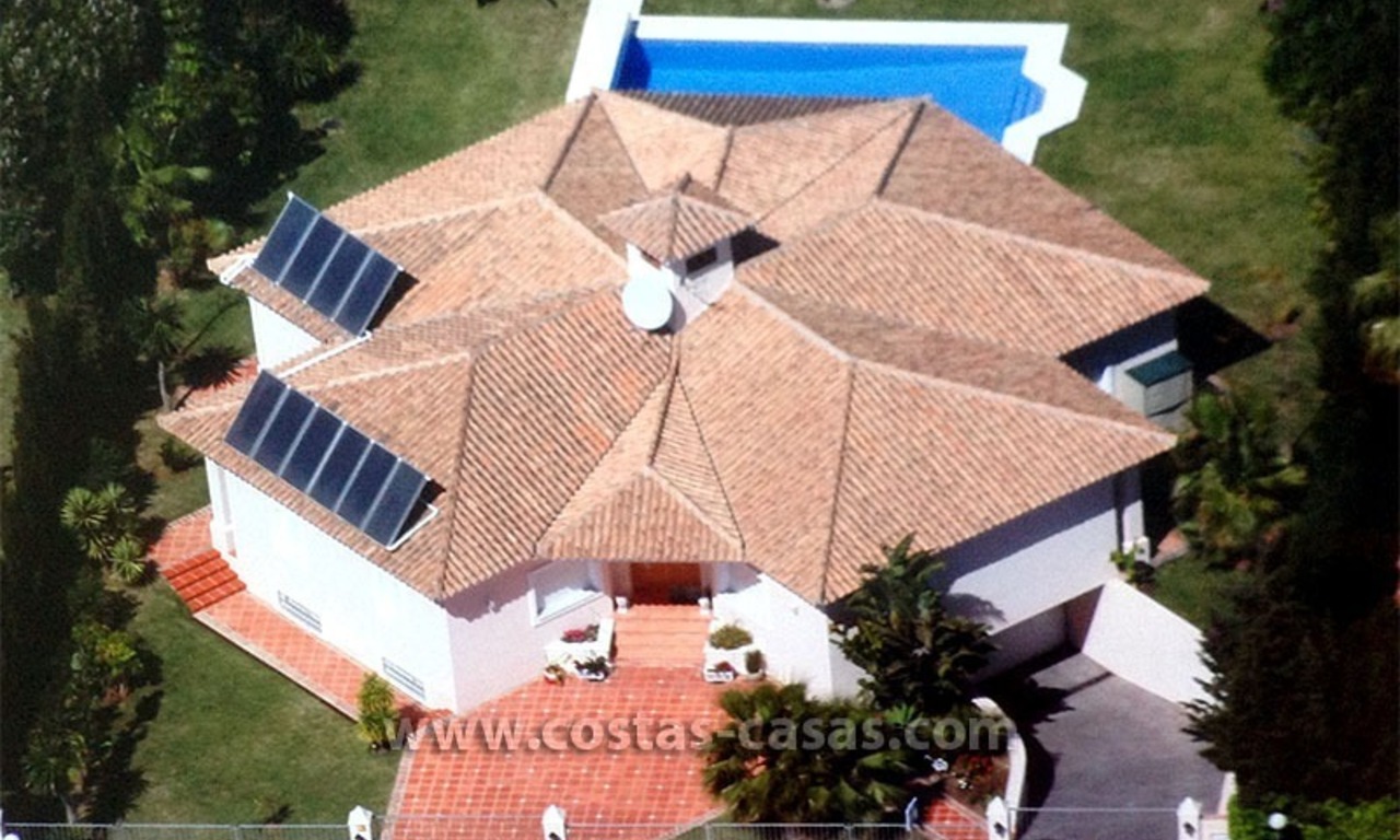 Te Koop: Grote, goed onderhouden villa tussen Marbella en Estepona 6