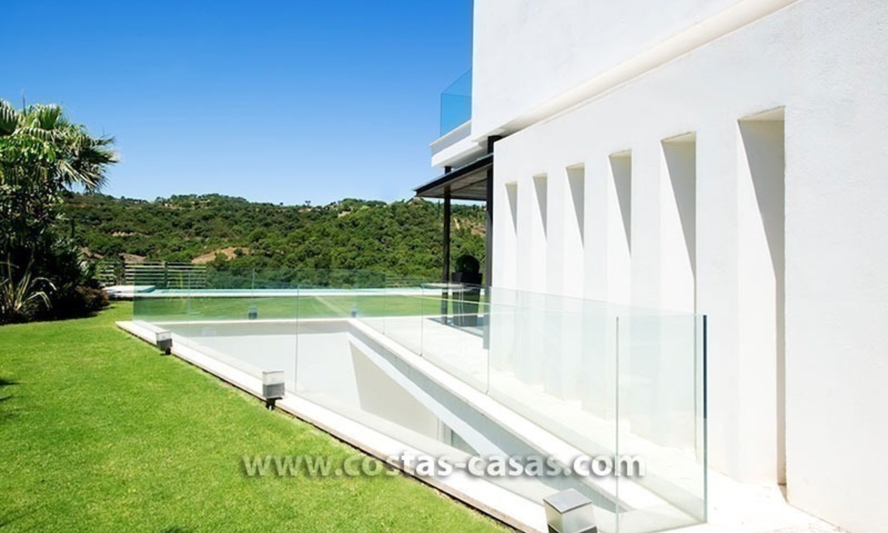 Te koop: Unieke, ultramoderne, gloednieuwe villa in Benahavís 3
