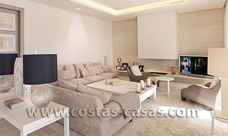 Te koop: Uitzonderlijk goed gelegen, nieuwe luxe villa in Nueva Andalucía, Marbella 2