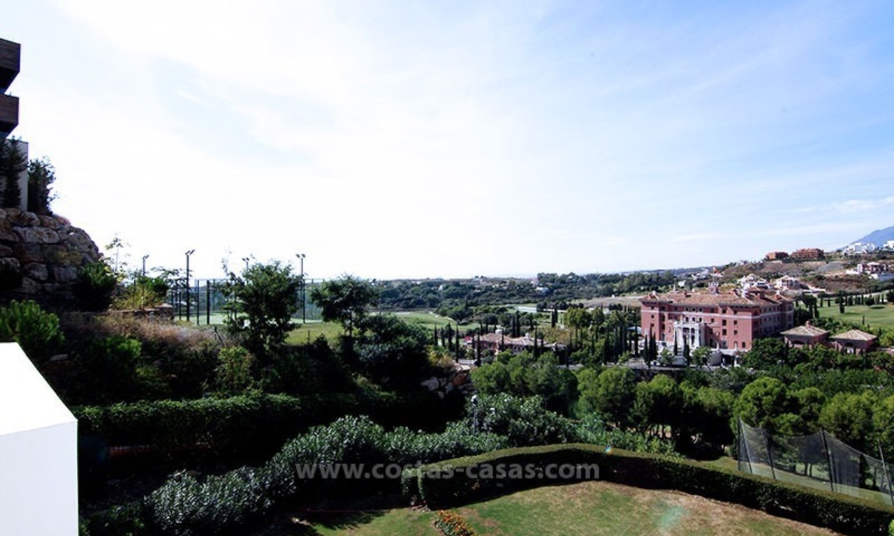 Te koop: Luxe, modern eerstelijns golfappartement te koop op een 5-sterren golfresort in de driehoek Marbella – Benahavís – Estepona 5