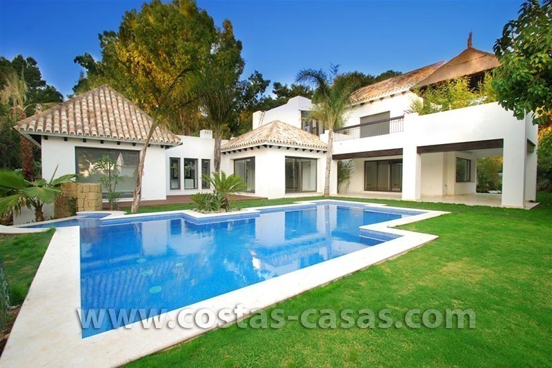 Te koop: Nieuwe luxe strandvilla in Marbella