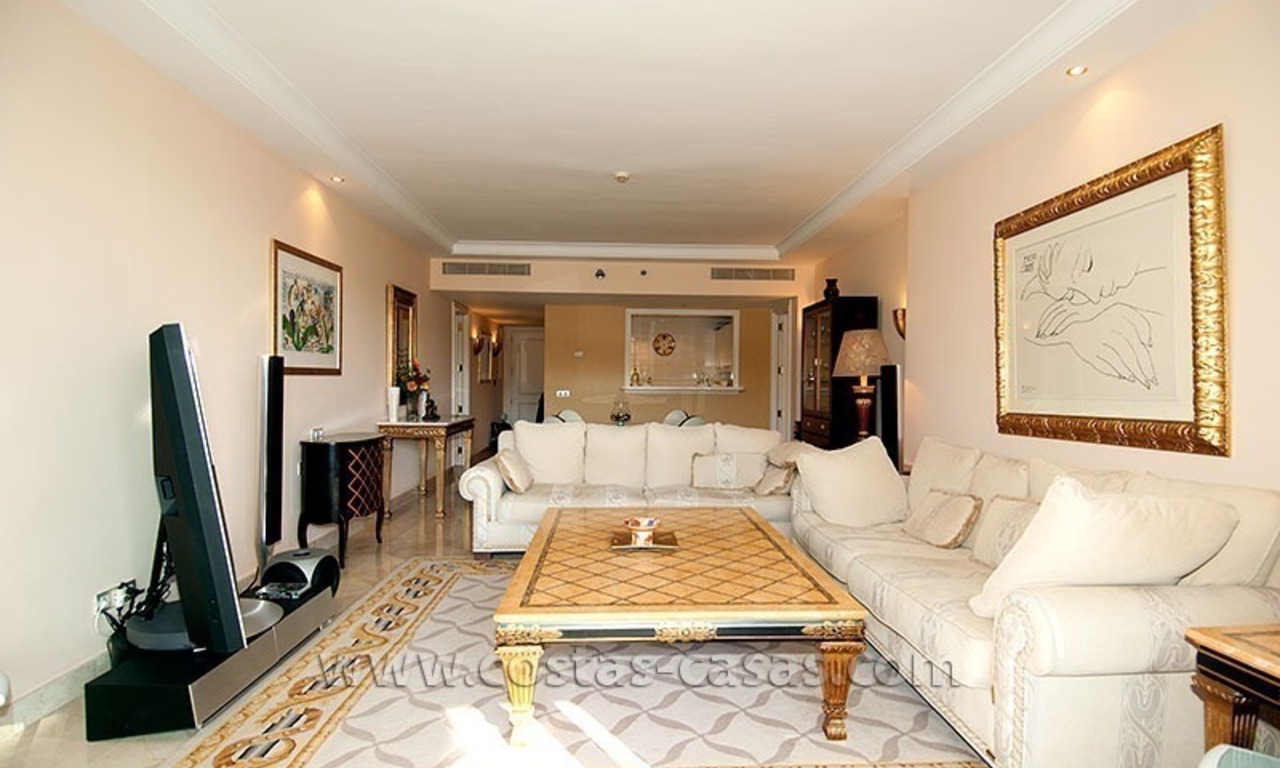 Te koop in het Kempinski Hotel Estepona: luxe appartement in de privévleugel van het vijf-sterren Hotel, New Golden Mile 12