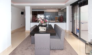 Te koop in het gebied van Marbella en Benahavís: modern, luxe golf appartement 6