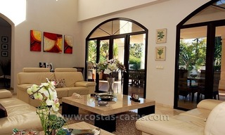 Te koop: Grote modern luxueuze villa nabij het strand in Marbella 11