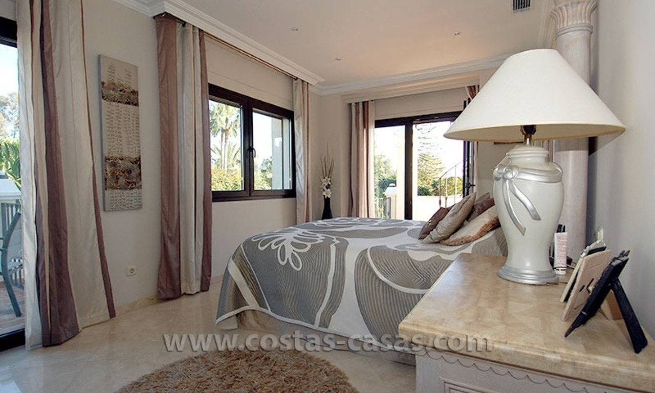 Te koop: Grote modern luxueuze villa nabij het strand in Marbella 26