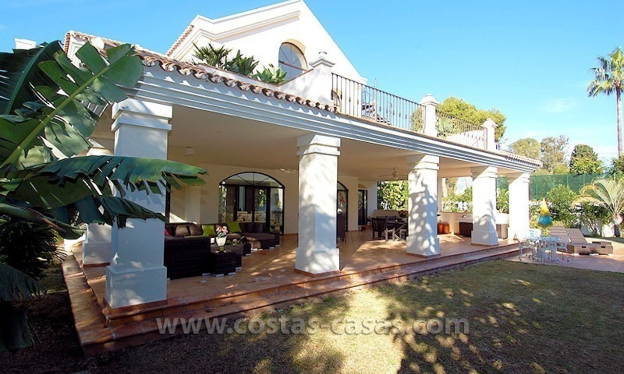 Te koop: Grote modern luxueuze villa nabij het strand in Marbella 2