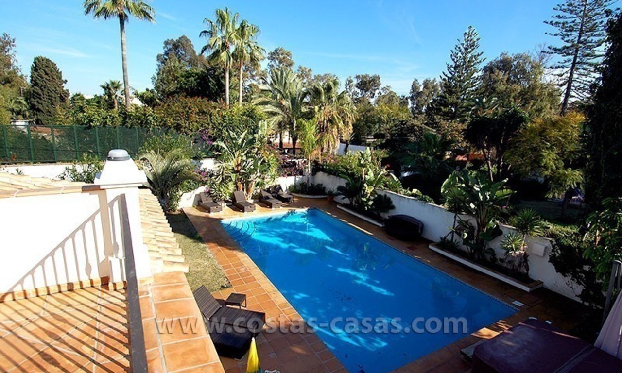 Te koop: Grote modern luxueuze villa nabij het strand in Marbella 5