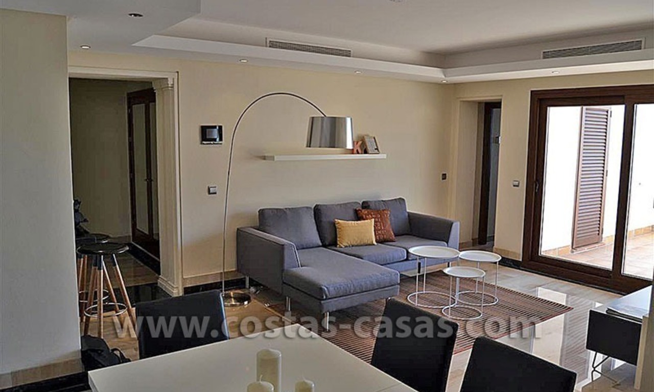 Moderne appartementen en penthouses te koop, eerstelijnstrand complex op de New Golden Mile, Marbella - Estepona 10