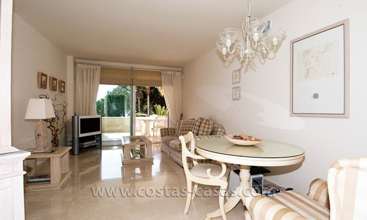 Strand appartement te koop aan de New Golden Mile tussen Marbella en Estepona 7