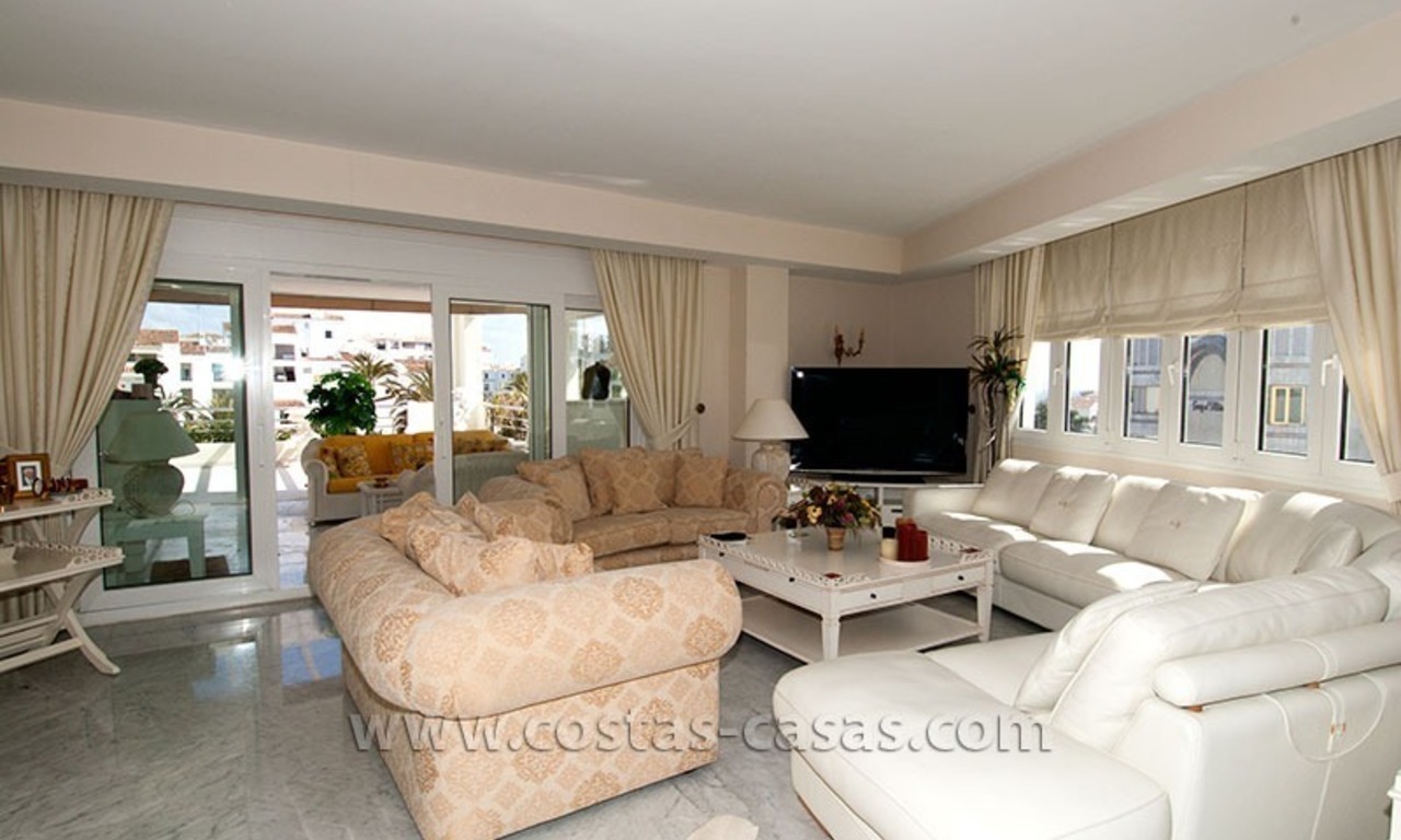 Exclusief appartement te koop in Playas del Duque – eerstelijns strandcomplex te Puerto Banús, Marbella 7