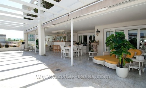 Exclusief appartement te koop in Playas del Duque – eerstelijns strandcomplex te Puerto Banús, Marbella 