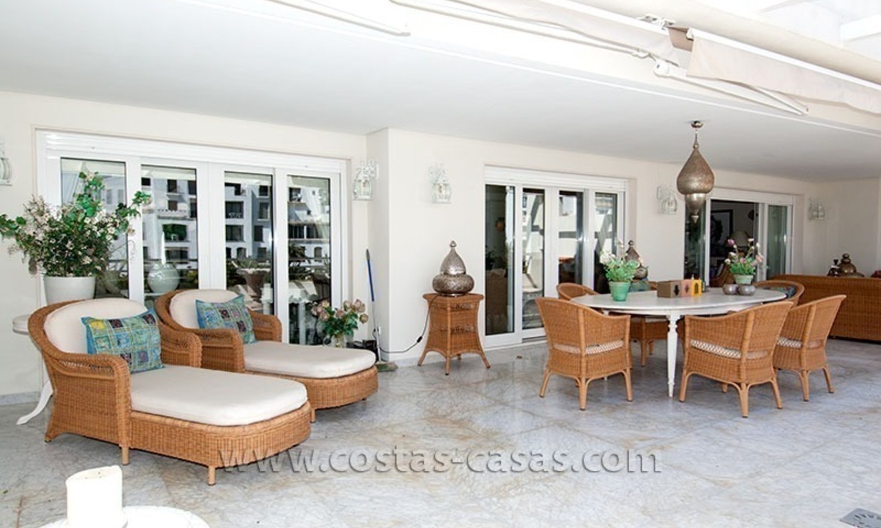 Te koop: Exclusief appartement in Playas del Duque – eerstelijns strandcomplex te Puerto Banús, Marbella 3