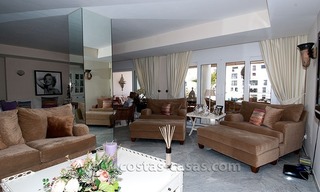 Te koop: Exclusief appartement in Playas del Duque – eerstelijns strandcomplex te Puerto Banús, Marbella 13