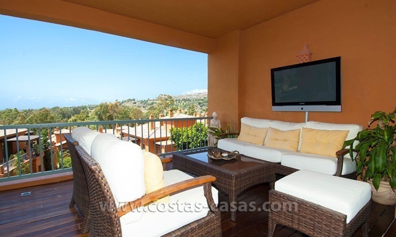 Opportuniteit! Luxe appartement te koop aan de golf met zeezicht in Marbella - Benahavis 1