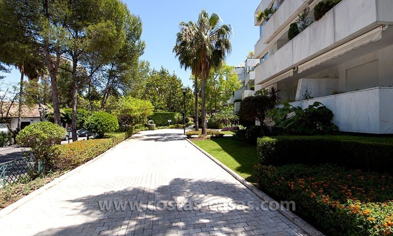 Te koop: Buitengewoon groot, riant en modern golfappartement in chique wooncomplex te Marbella 24
