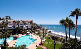 Te koop: Zeer ruim eerstelijns strand penthouse in Puerto Banús, Marbella 0