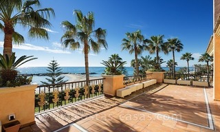 Exclusief beachfront penthouse te koop in Puerto Banus, Marbella 2