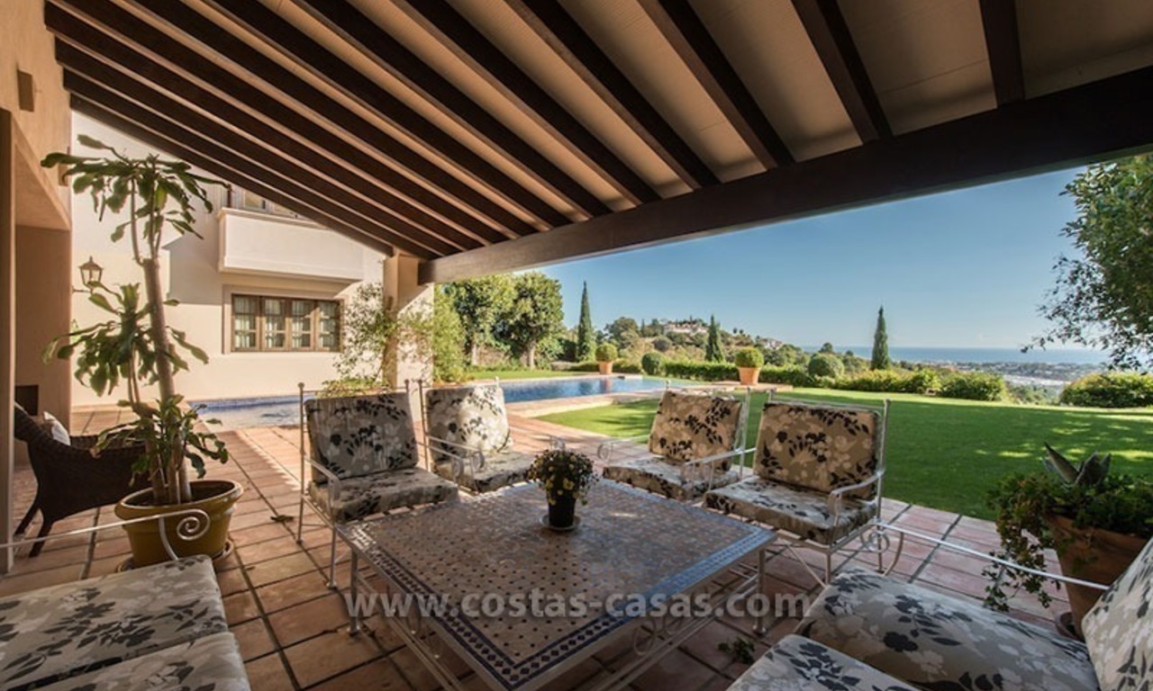 Te koop: Luxueuze villa nabij golfbanen te Benahavís – Marbella 2