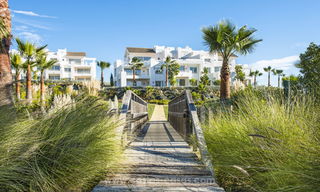 Moderne Mediterrane appartementen te koop met een eigen privé lagune aan de Costa del Sol 20064 