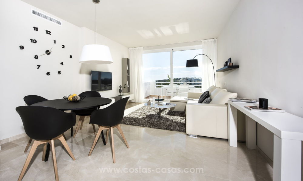 Moderne Mediterrane appartementen te koop met een eigen privé lagune aan de Costa del Sol 20069