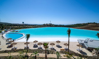 Moderne Mediterrane appartementen te koop met een eigen privé lagune aan de Costa del Sol 20086 