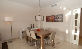 Te huur voor vakantie: Nagelnieuw modern luxe appartement met fantastisch zeezicht op golfresort tussen Marbella en Estepona 12