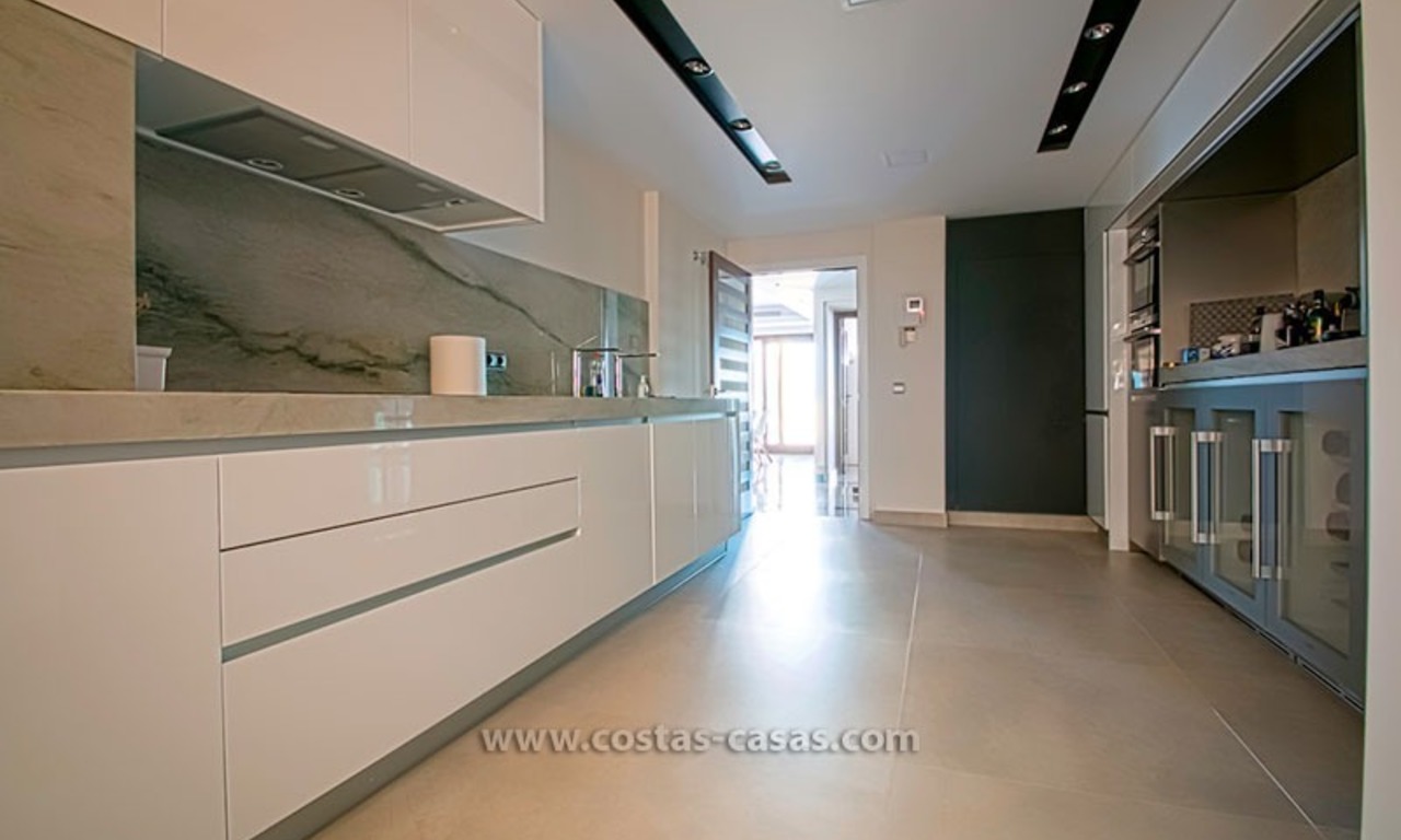 Te koop: Exclusief penthouse direct aan het strand op de New Golden Mile tussen Marbella en Estepona 7