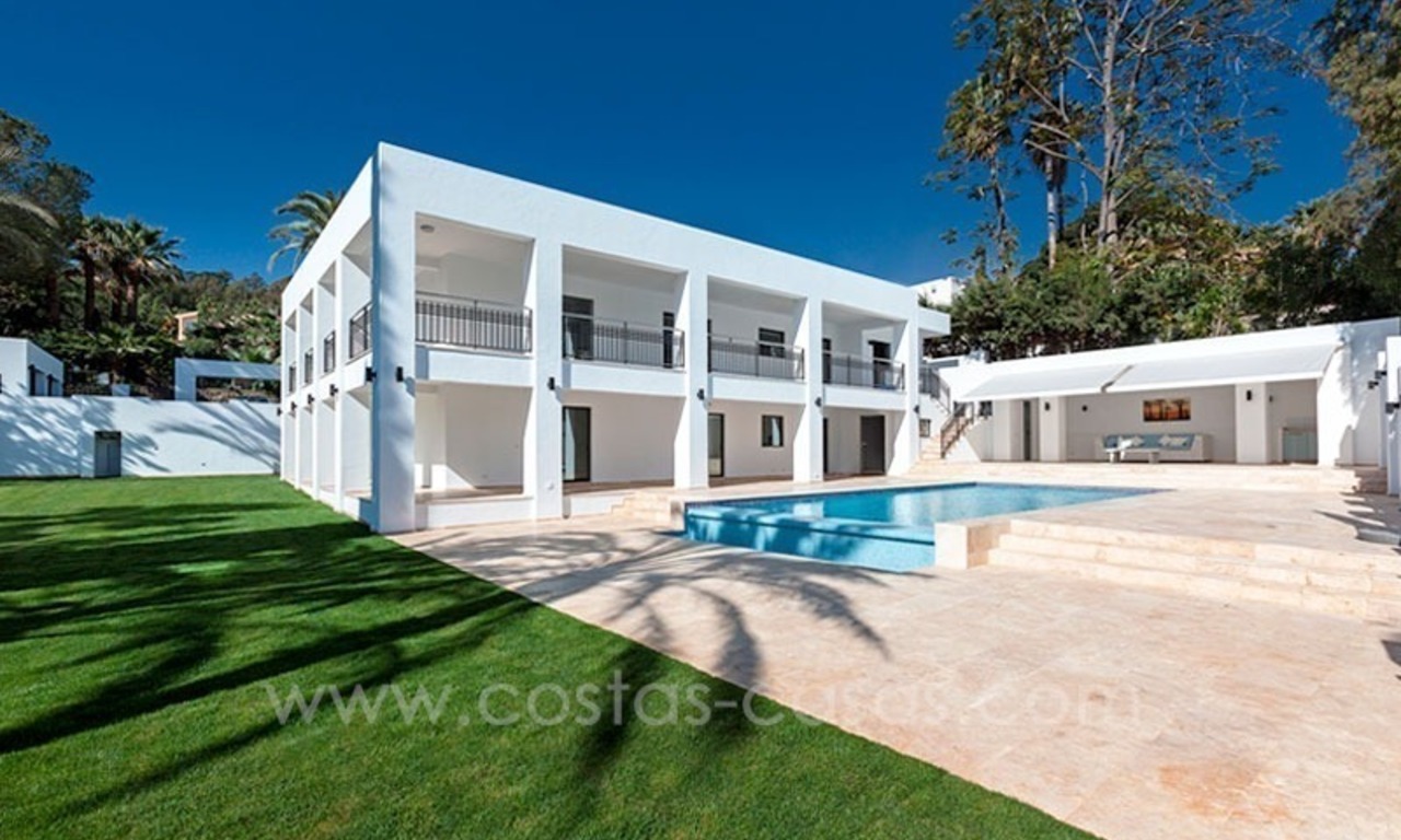 Te koop: Grote moderne eerstelijn golf villa in Nueva Andalucía - Marbella 0