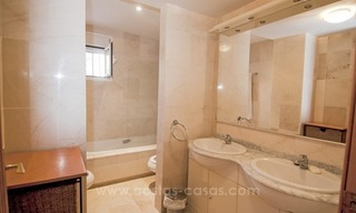 Luxe penthouse te koop in een eerstelijn golf complex in Guadalmina, San Pedro, Marbella 20