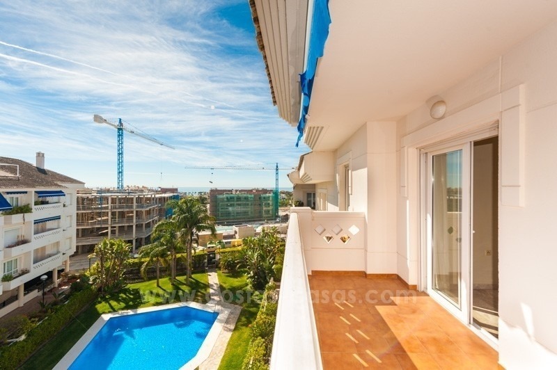 Penthouse te koop aan de strandzijde van San Pedro in Marbella