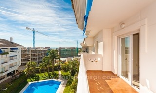 Penthouse te koop aan de strandzijde van San Pedro in Marbella 0